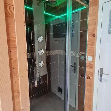 Apartament 85 M² Pres Des Pistes, Terrasse Et Parking Prive, Equipements Complets. - Fr-1-589-410 *